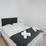 Que Sera Sera Beach West Durres Shkembi Free Parking 3 Minute Walk To Beach And Best Seafood Restaurant In Albania *