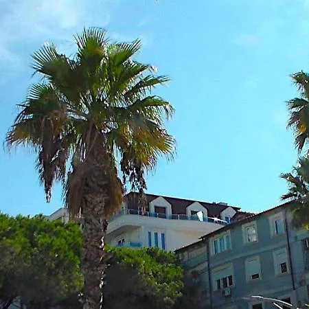 Que Sera Sera West Golem Durrës