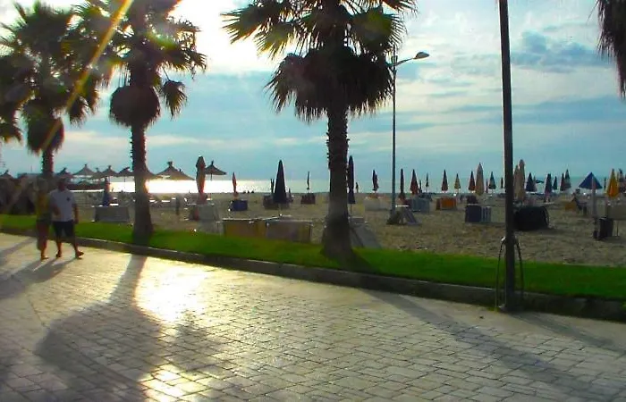 Que Sera Sera West Golem Apartament *