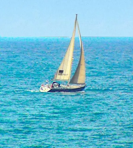 Que Sera Sera West Golem Apartament