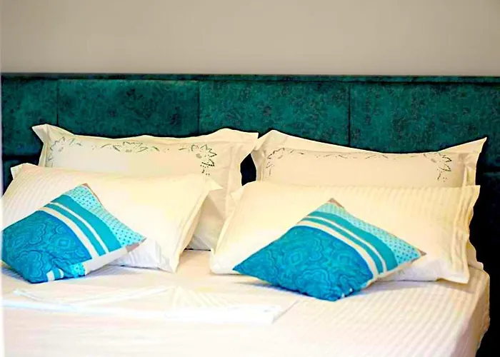 Que Sera Sera West Golem Durrës